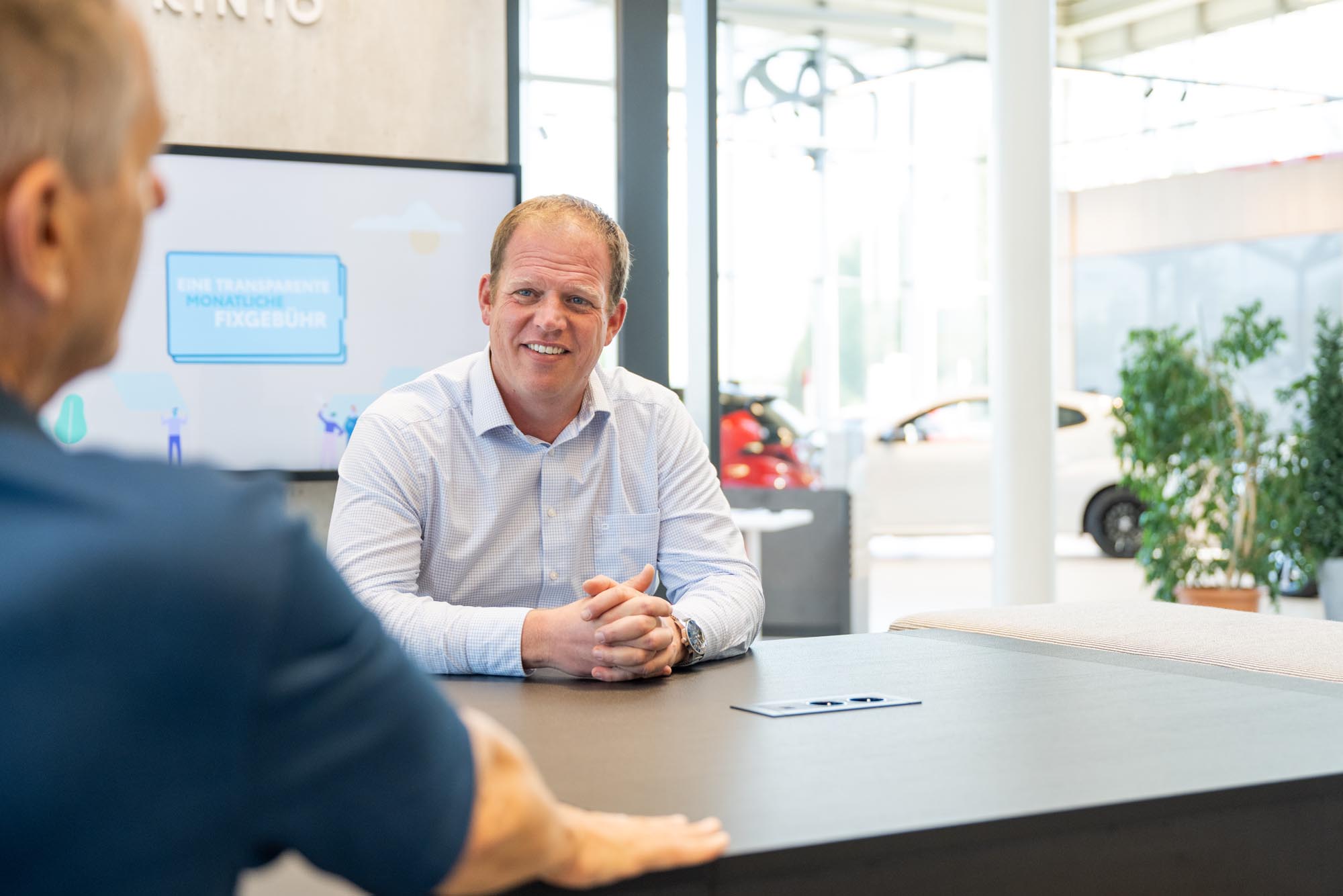 Martin Schiener, Geschäftsführer des Autohauses Keusch Tulln, spricht über die Tullner Automeile